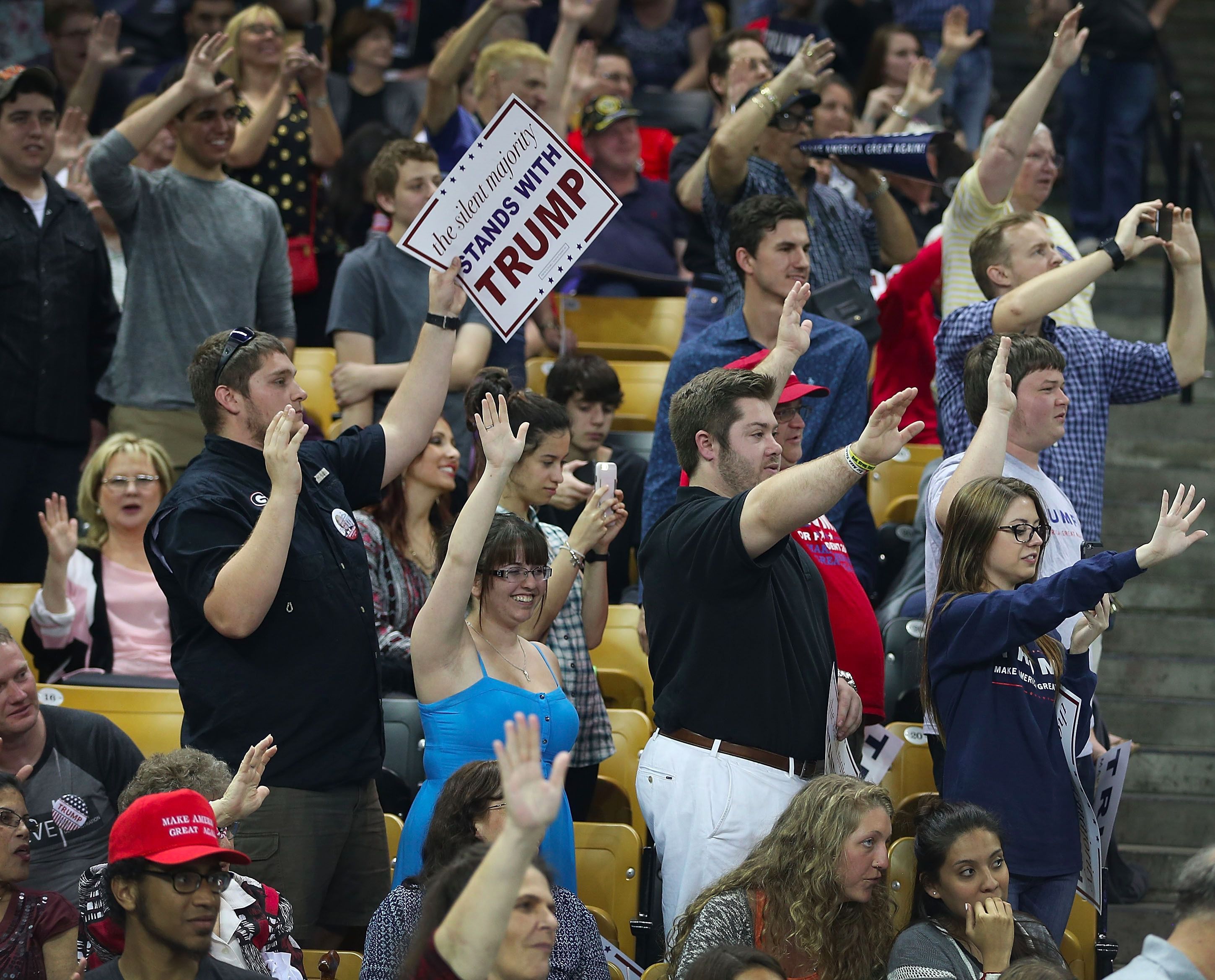 trump-hitler-salute-1457282324